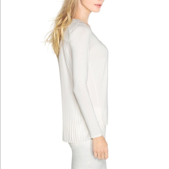 White House Black Market Pleat Back Top Size S. - Picture 2 of 8